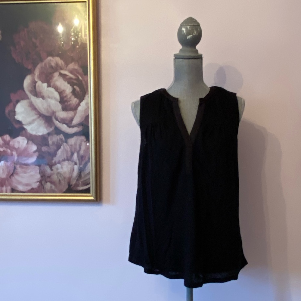 EUC GAP Linen tank top. Black. Lightweight. Relaxed fit. Cool & comfy.
